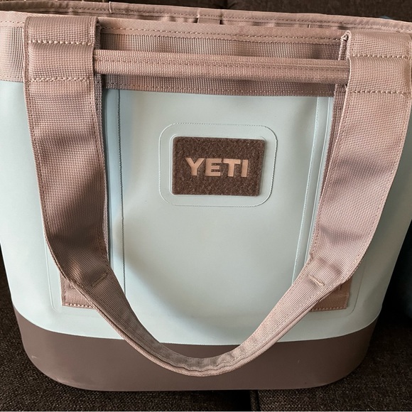 Yeti Handbags - YETI Camino 35 - Sky Blue (authentic - discontinued colour/style)